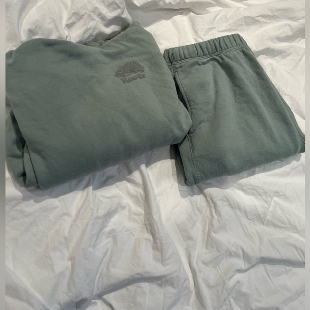 Roots sweatsuit (hoodie and sweatpants)